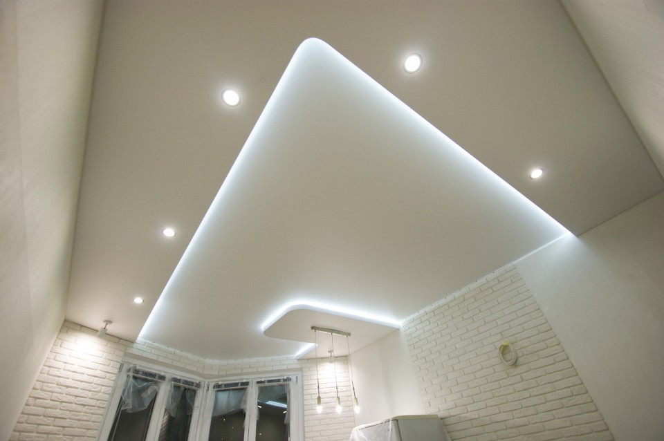 Заказать парящие натяжные потолки в г. Климовск